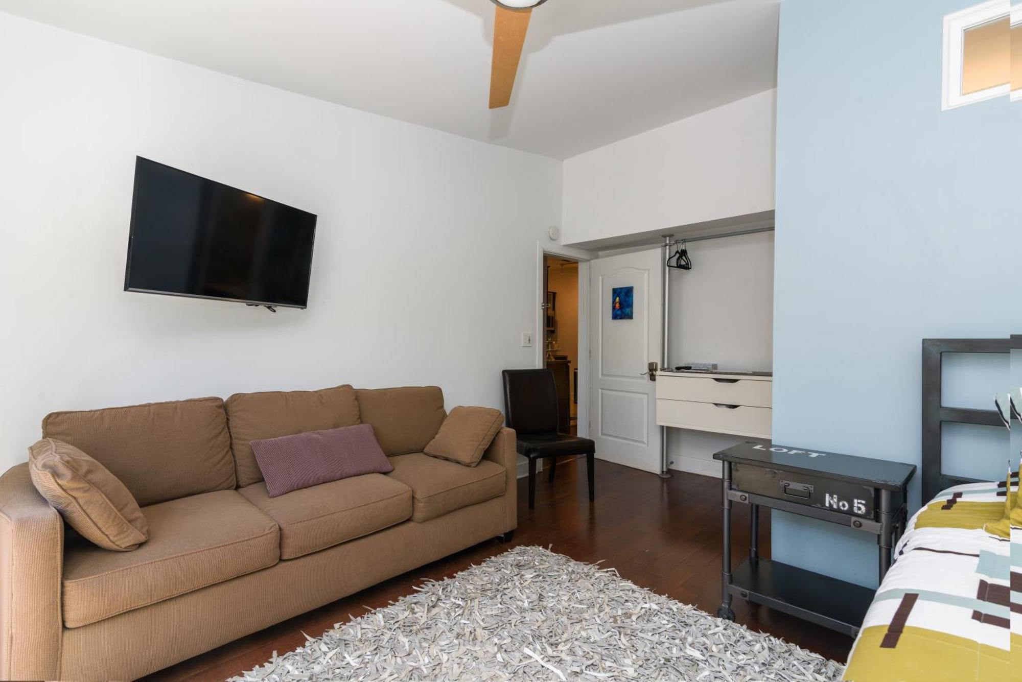 House 5863- Chicago'S Premier Bed And Breakfast Room photo